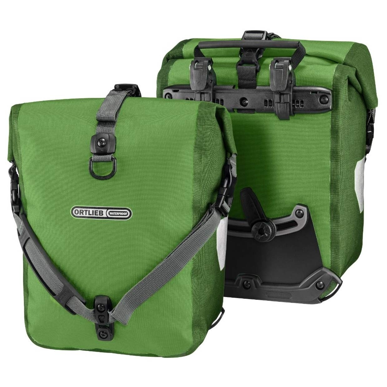 Fahrradtasche Sport-Roller Plus jetzt günstig kaufen in unserem Onlineshop. Ausdauernd und robust trotzt er selbst widrigsten Bedingungen. Der Sport-Roller Plus aus abriebfestem Cordura-Gewebe für Lowrider-Gepäckträger am Vorderrad oder Hinterradgepäckträger eignet sich auch als erste eigene Radtasche am Kinderrad. Die praktischen Rollverschlüsse verschließen den Sport-Roll